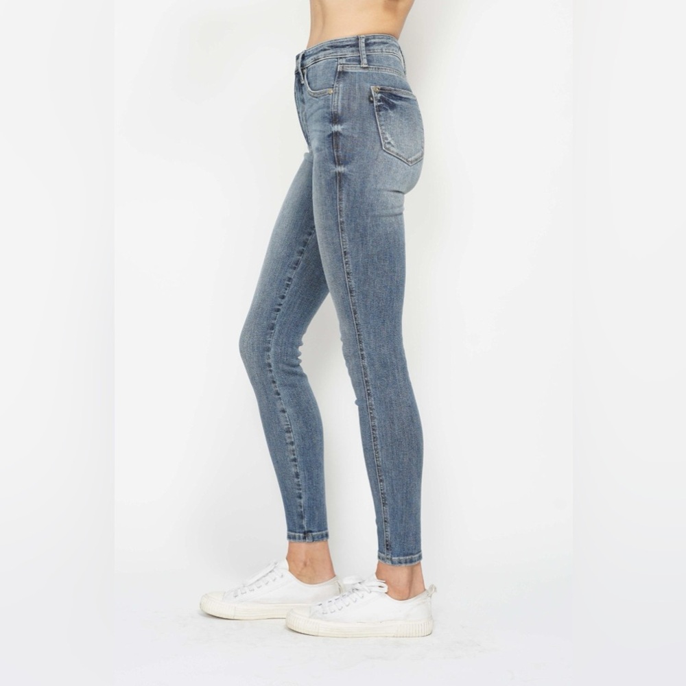Judy Blue Full Size Tummy Control Contrast Wash Skinny Jeans - Picture 3 of 7